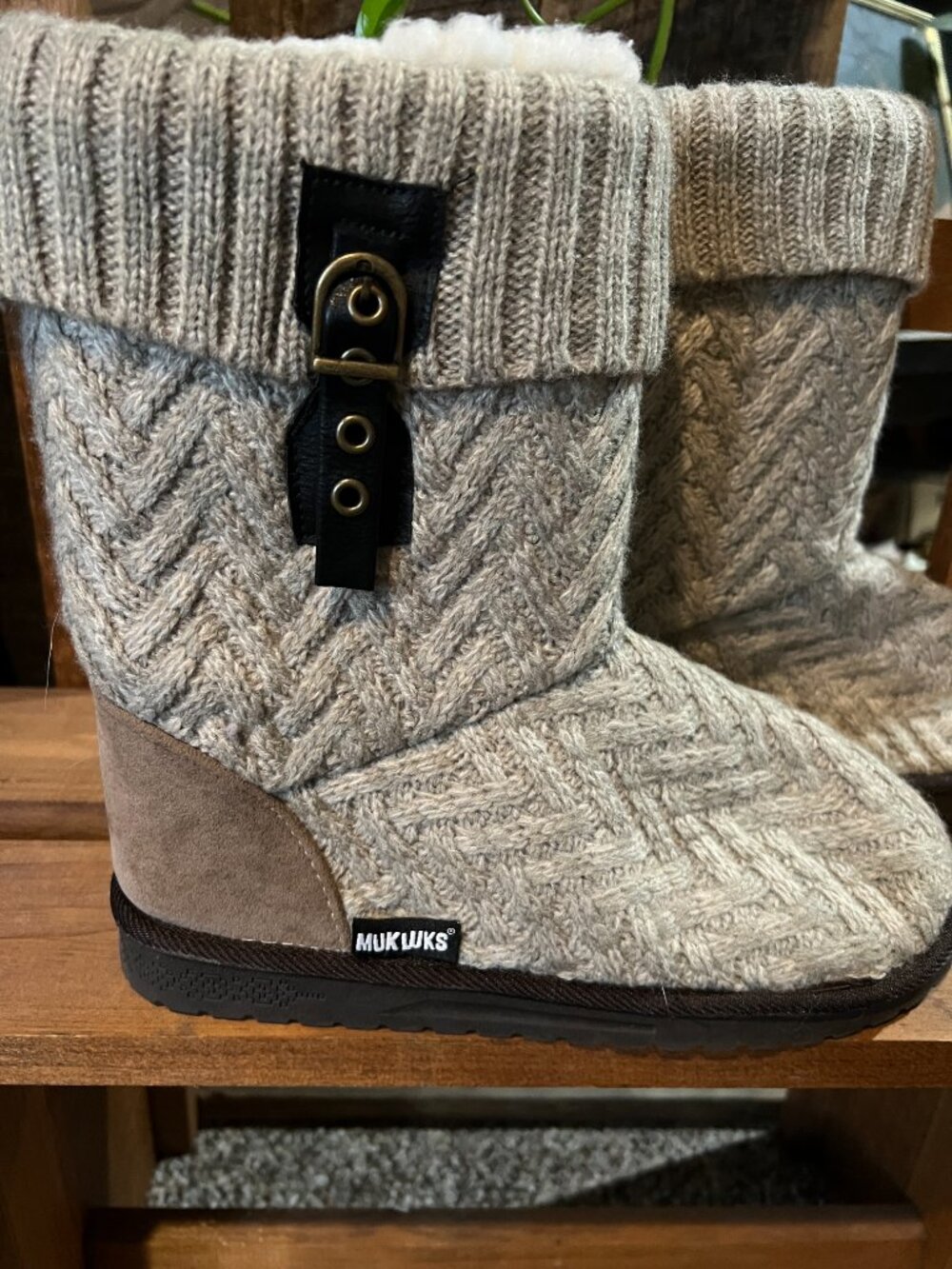 Muk Luks Oatmeal Sweater Knit Faux Suede Faux Fur Boots Size 8 - Picture 2 of 7